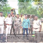 A well known coal smuggler from the Bhurkunda region is active in Sirka Argadda security personnel seized 45 tonnes of coal