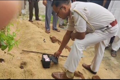 After the HDFC Bank robbery an unclaimed bag spreads panic in Madhupur