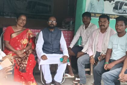 Central President Satya Shikshanand Murmu participated prominently in the public awareness campaign at Dhawa Dangal Talwa and Lagdum and took stock of the living conditions and situation of the villagers