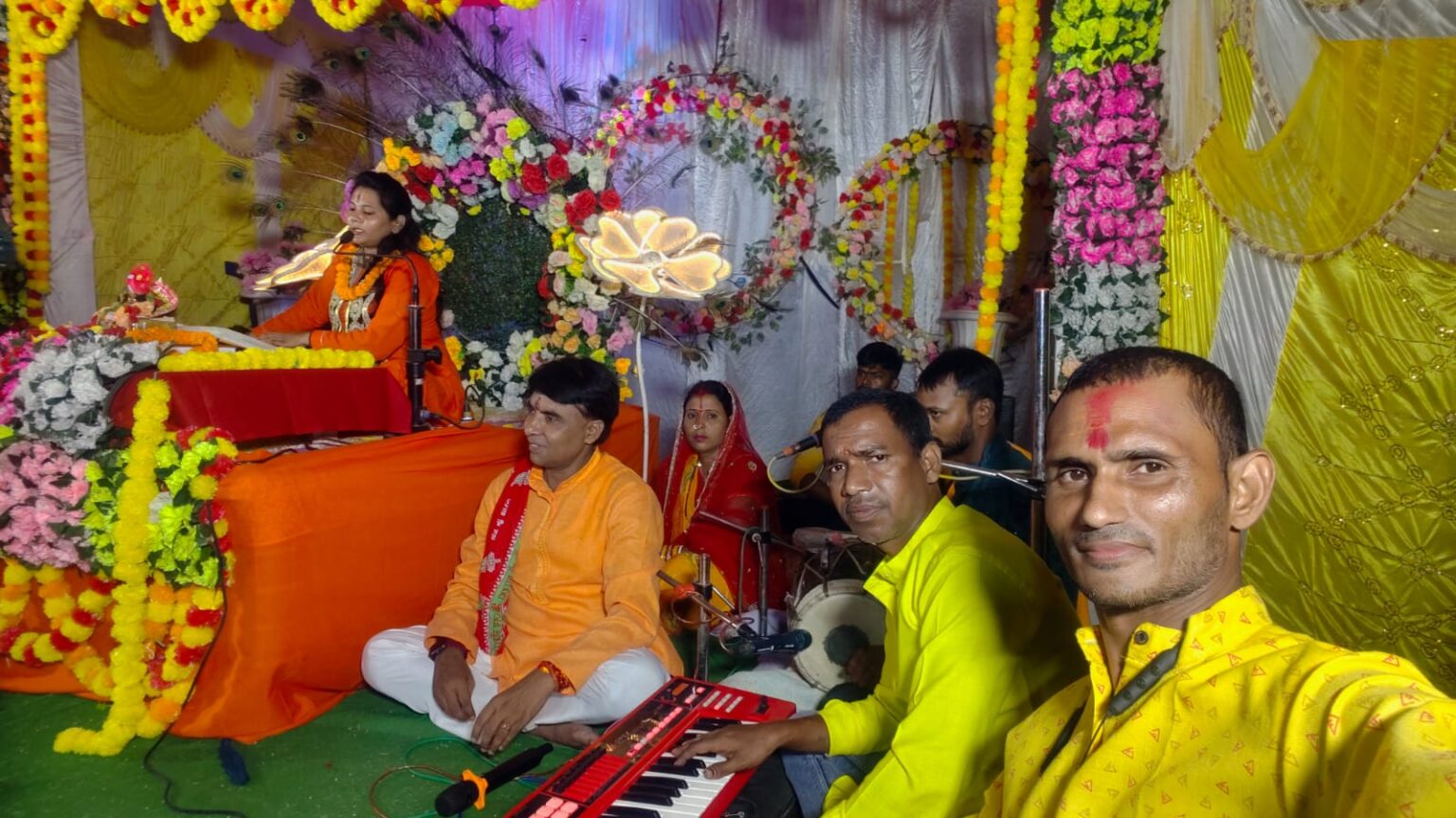 Crowds of devotees gathered at Mordiha Bhagwat Katha