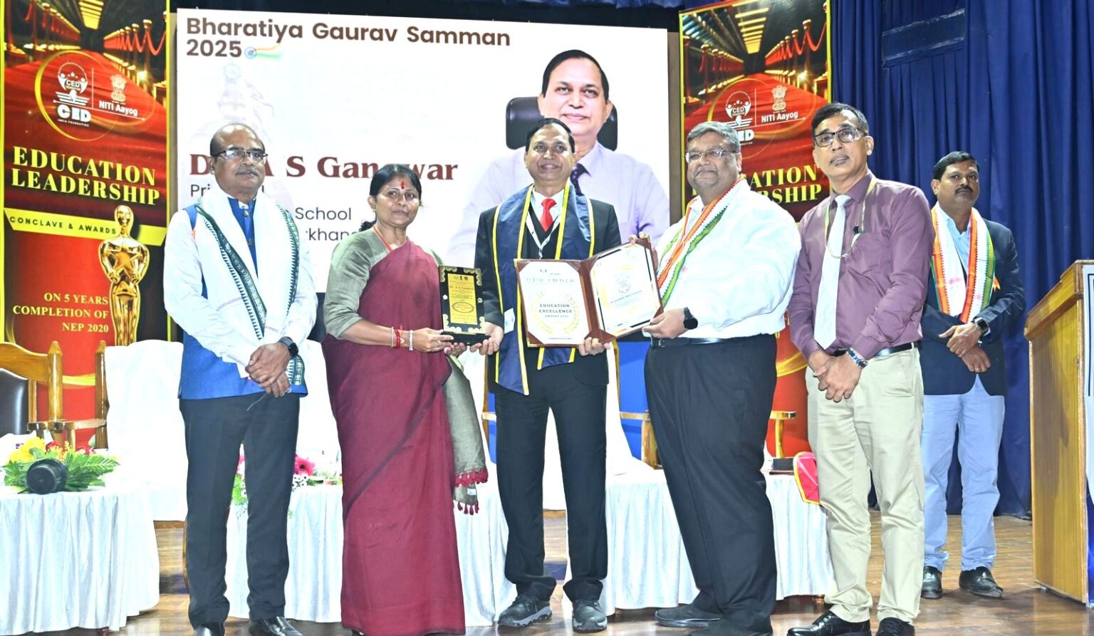 DPS Bokaro Principal Dr. Gangwar honored with Bharatiya Gaurav Samman