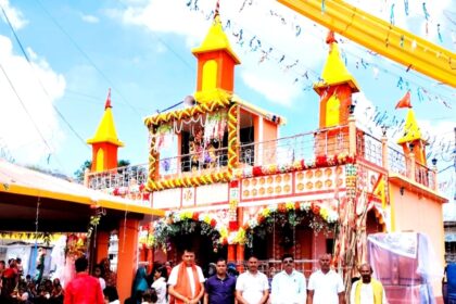 Durga Puja is being celebrated in Gaida village 72 years ago before independence thousands of devotees gather there
