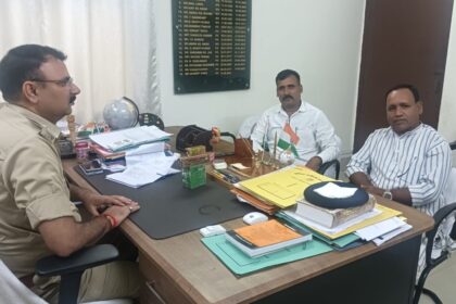 JMM leader Sanjay Pandey met with the Superintendent of Police regarding Durga Puja security arrangements were discussed