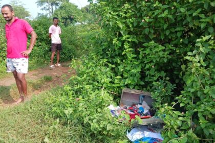 Lakhs of rupees stolen from three different houses in the Petarwar police station area