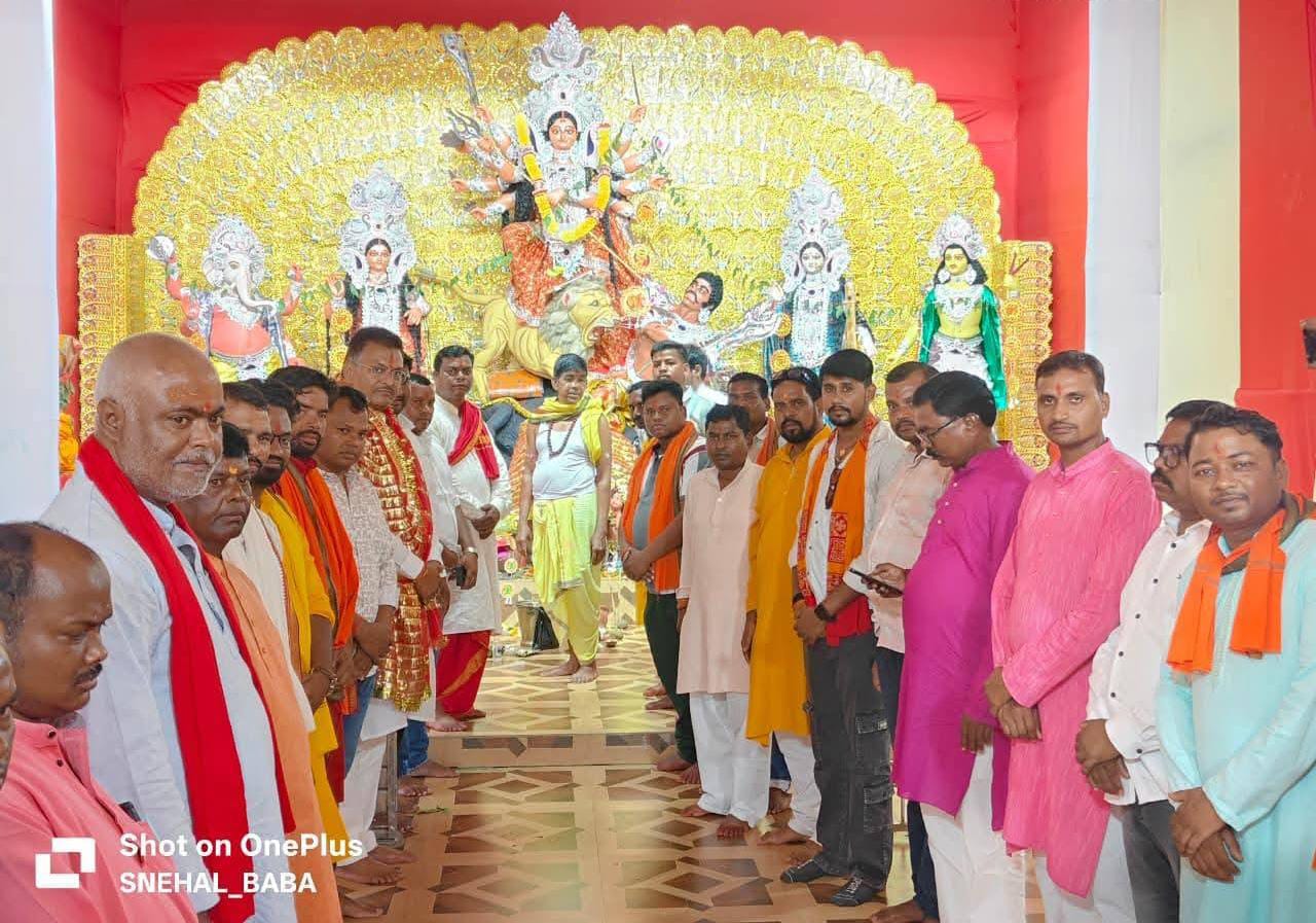 MP Manish Jaiswal prayed to Goddess Katyayani and wished for the happiness and prosperity of the people of the area
