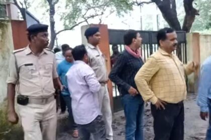 They were demanding bribe in lieu of payment of wages for the work done in mango orchard under MNREGA in Garri