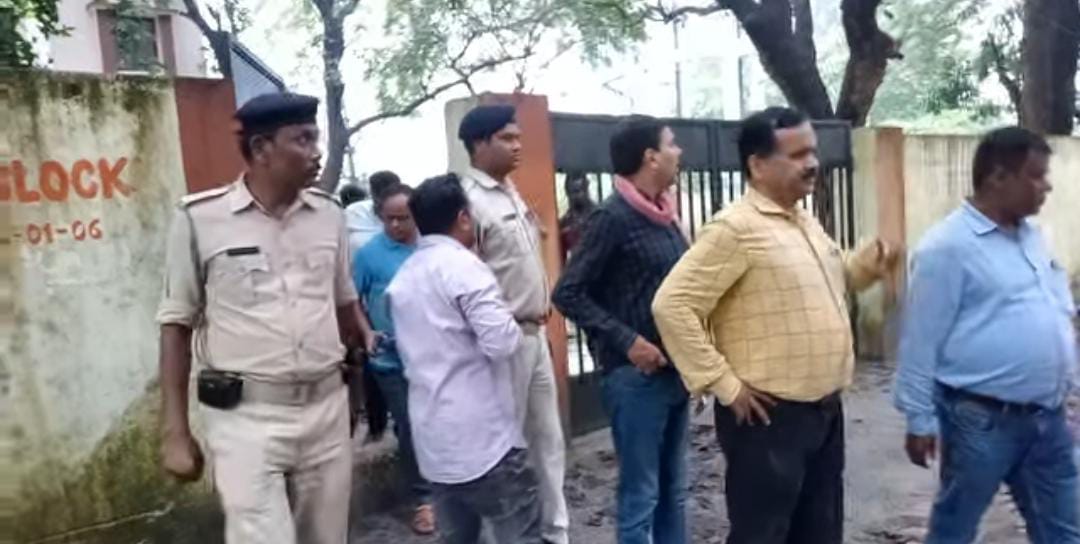 They were demanding bribe in lieu of payment of wages for the work done in mango orchard under MNREGA in Garri