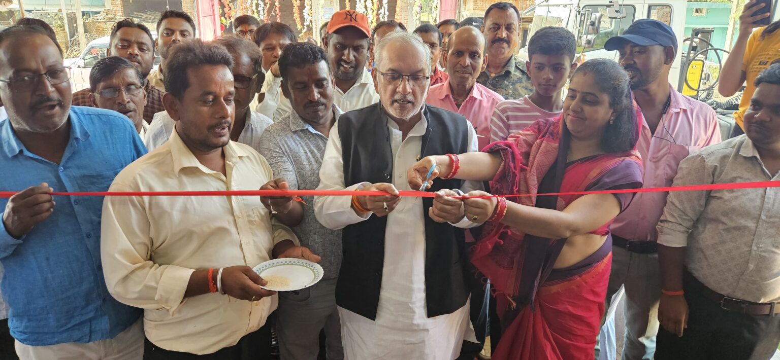 0e4e7e8b e5f6 4bfb bdd8 45e7ddc1e0a3Mayank Automobile Electric Scooty Showroom inaugurated in Goriyakarma