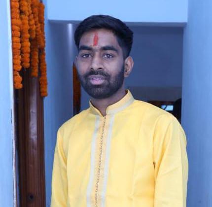 10d105a5 cc56 426e b6c4 7f5afa358136Ajay Kirana Stores service initiative for Chhath devotees free banana kandhi distribution on 26th October