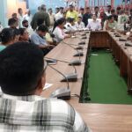 3eccf97f 2704 492d a1ba c4bfa1353c1aIn the second week of the weekly Sampoorna Samadhan programme the MLA representative heard the problems of the people in the block office