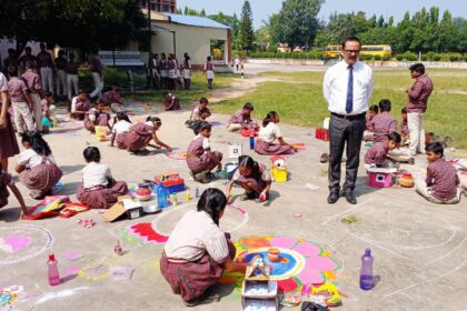 473ff635 46c4 47ed 8ee3 13f25bcd6eaeSeveral programs were organized at DAV on the occasion of Diwali and the great festival of Chhath