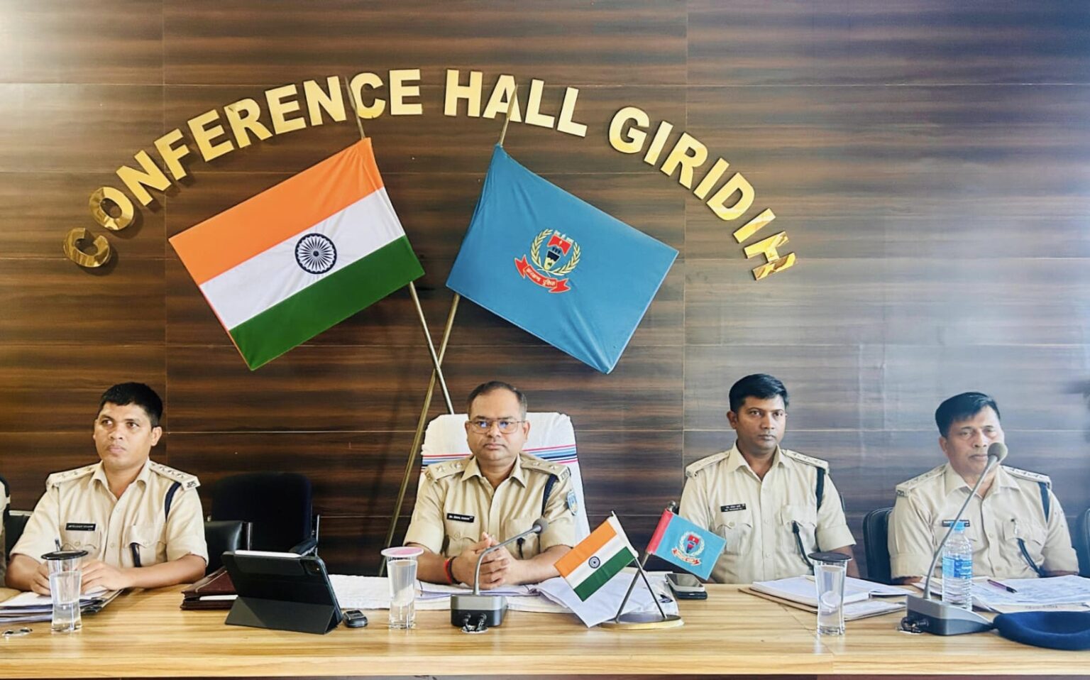 6a45cfe3 4388 437c 8f3f 992c3e97bd78Review meeting of SP Dr. Vimal Kumar instructions for strict vigilance in border areas