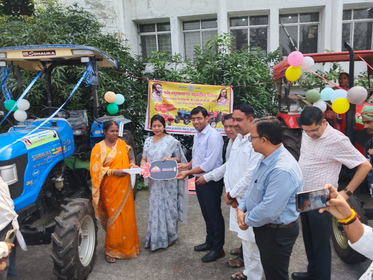 853c2b4a 45bc 4f6c 947f 867e69bffcb3Distribution of tractors and agricultural equipment by the Land Conservation Division under the Department of Agriculture Animal Husbandry