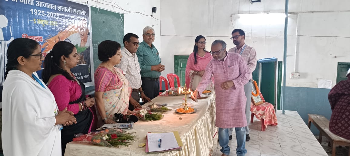 A grand cultural competition was organised among children as part of the Gandhi Arrival Centenary celebrations in Giridih