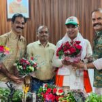 BJP workers under the leadership of BJP District Vice President Ranjan Fauji honored Dr. Aditya Prasad Sahu