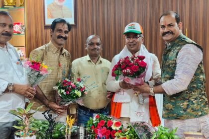 BJP workers under the leadership of BJP District Vice President Ranjan Fauji honored Dr. Aditya Prasad Sahu