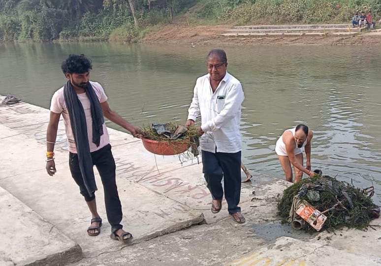 Barhi West headman Shamsher Alam led the clean up of the Chhath Ghats demonstrating public support for the festival of faith