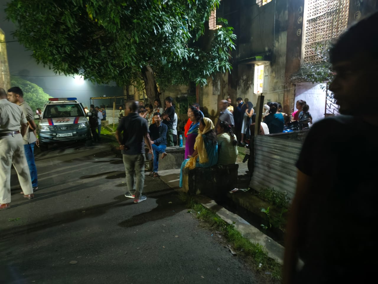 Body of a railway employee recovered from his residence in Railway Colony