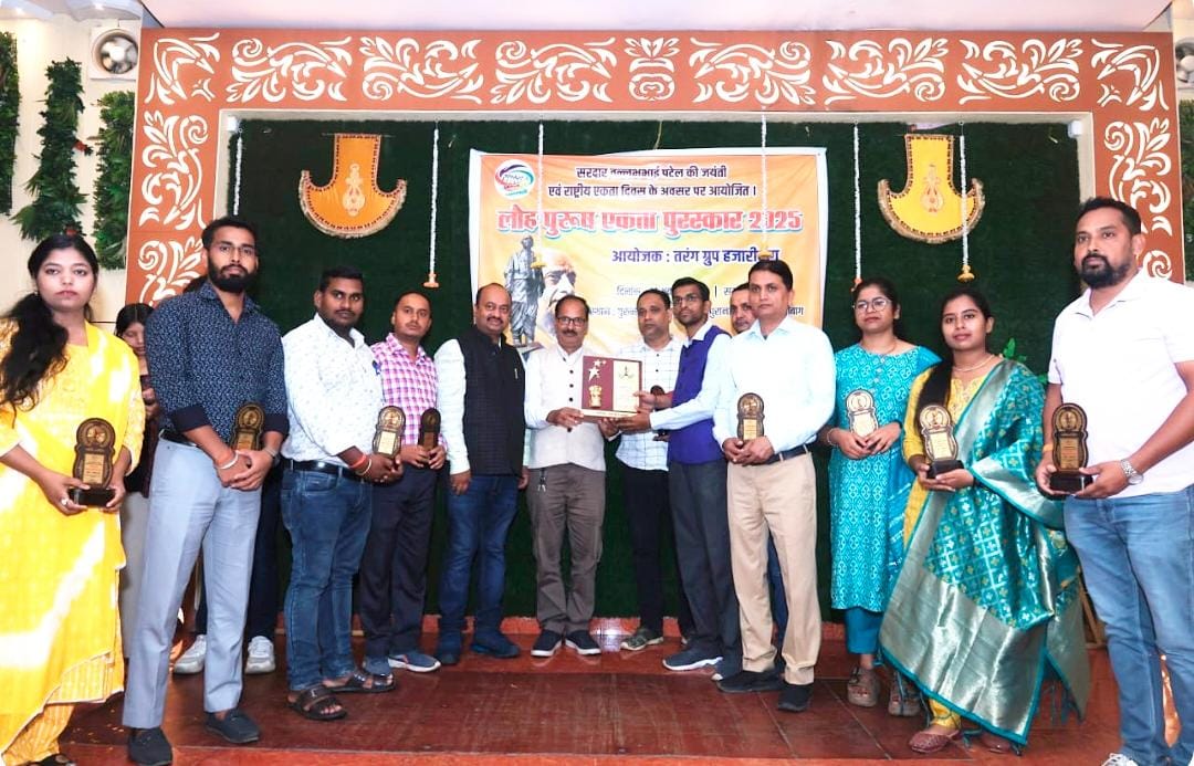 Hazaribagh Youth Wing became an example of selfless service honored by Tarang Group