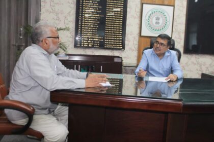 Jharkhand movement leader Iftekhar Mahmood met Bokaro Deputy Commissioner