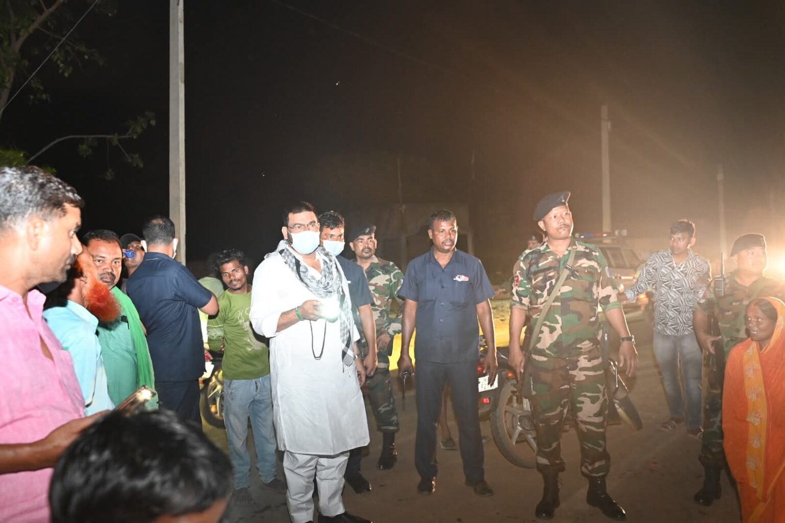 Minority Welfare Minister of Jharkhand Government Hafizul Hasan visited Kalhajor village under Madhupur Assembly constituency