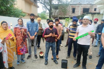 On the occasion of Prakash Parv the Gurudwara became a symbol of devotion the premises lit up with diyas and Hazaribagh reverberated with deafening chants