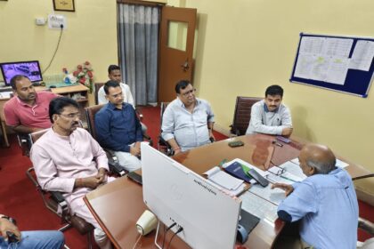 The MP delegation submitted a memorandum to the Civil Surgeon on the mismanagement and medical negligence at the Keredari Community Health Centre