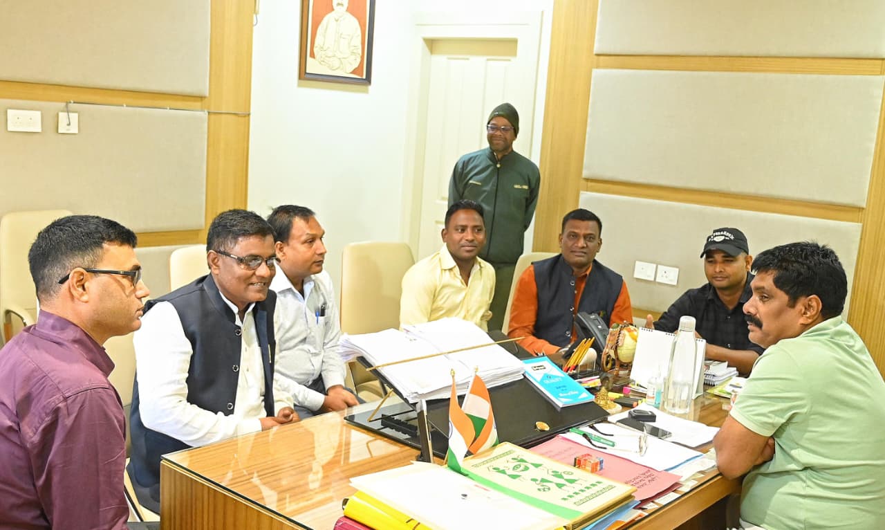 राज्य सरकार जन सेवा के प्रति सदैव समर्पित है-मंत्री योगेंद्र प्रसाद 1 The state government is always dedicated to public service Minister Yogendra Prasad