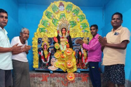 UntitledAn atmosphere of devotion and enthusiasm prevails regarding Kojagari Lakkhi Puja