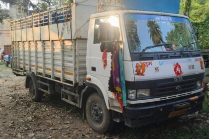 b2681b98 33c9 4ae9 9383 0b8552066761Barhi police seized a DCM vehicle loaded with bovine animals