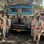 dd39e661 d72d 4f4a ad34 62023aeb43ceLohardaga police take major action 117 liters of English liquor seized from a truck