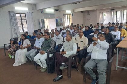 43 outstanding teachers 18 schools and 7 blocks were honoured by Sampark Foundation in Hazaribagh