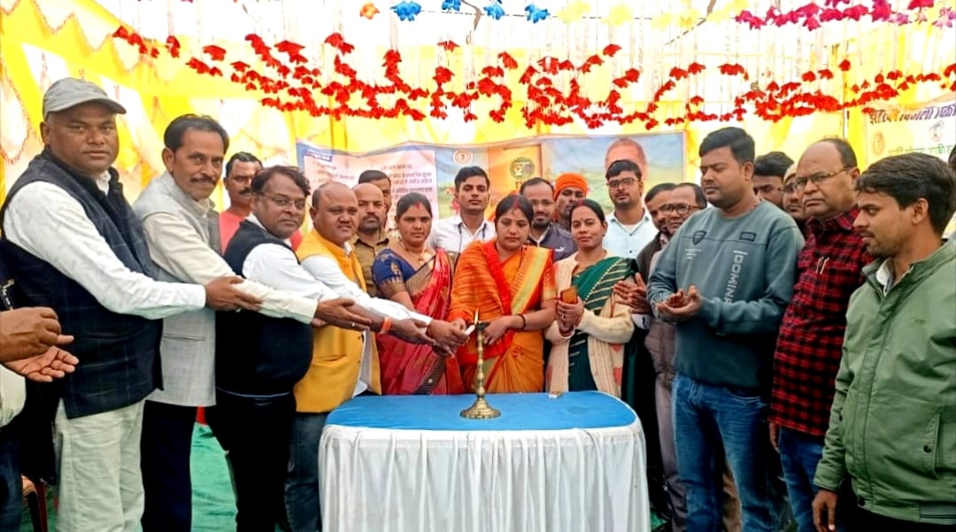 921 applications received on spot execution in Aapki Sarkar Aapke Dwar camp in Barkatha North Chechakappi and Barkanngaon Panchayat