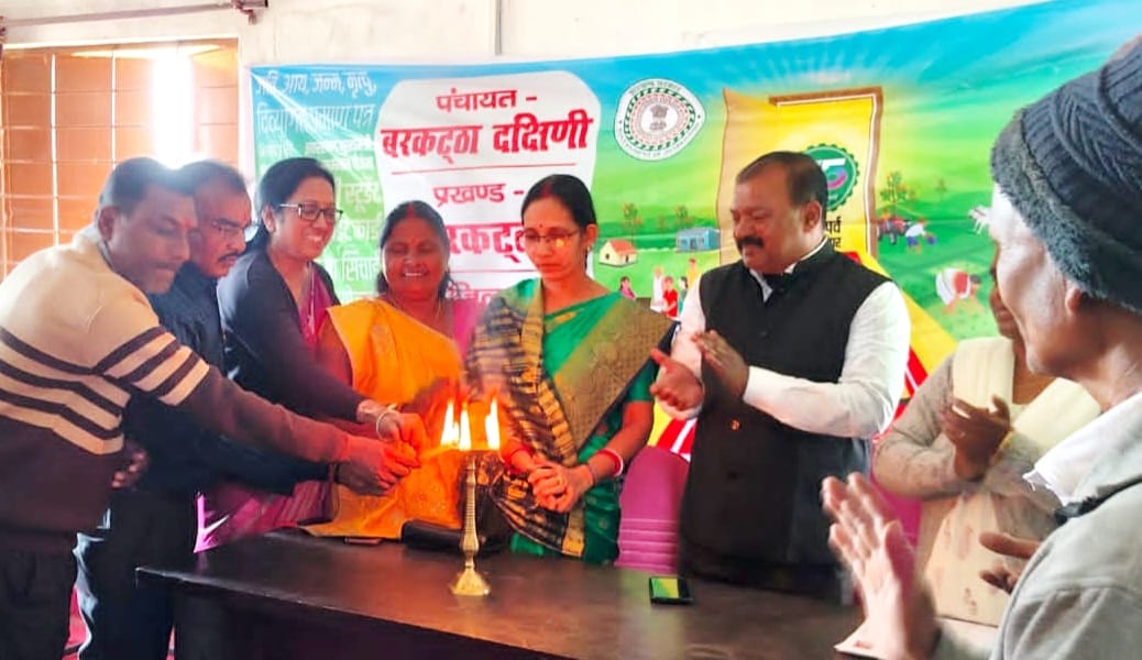 A Government at Your Door camp was organized in Barkatha South Panchayat. 127 applications were received and all were processed on the spot