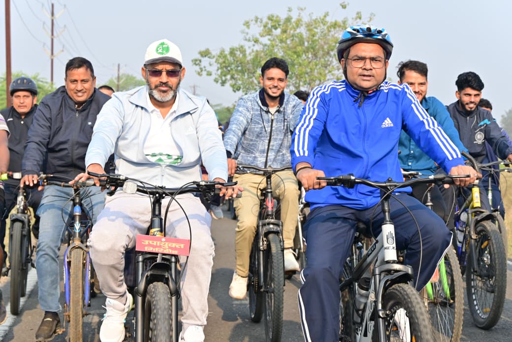 A spectacular cyclothon was organised by the District Administration Giridih to commemorate the Jharkhand Foundation Day Celebrations 2025