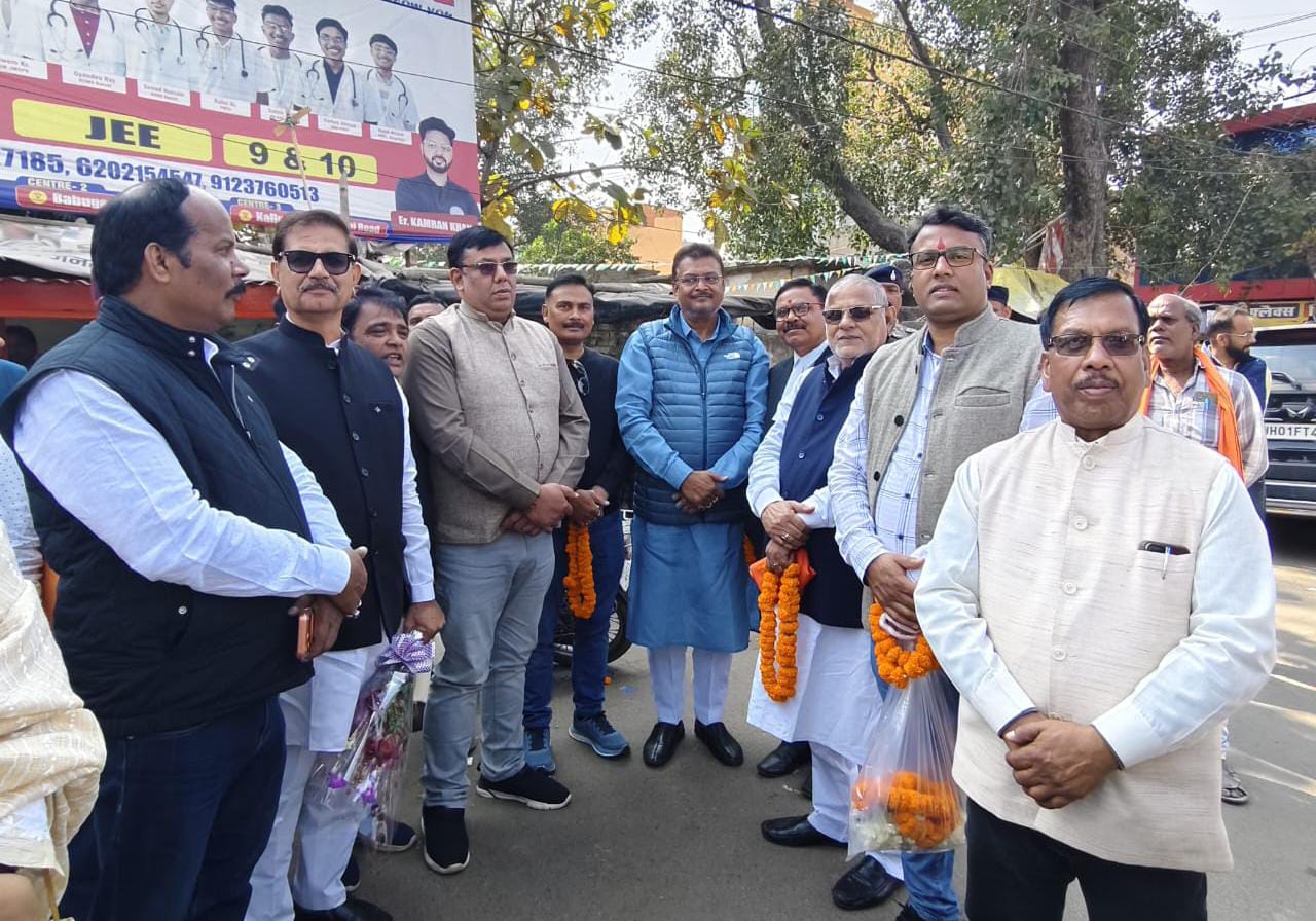 भाजपा प्रदेश कार्यकारी अध्यक्ष आदित्य साहू पहुंचे हजारीबाग, सांसद मनीष जायसवाल सहित कई विधायकों और भाजपा नेताओं ने किया गर्मजोशी से स्वागत 1 BJP State Executive President Aditya Sahu reached Hazaribagh MP Manish Jaiswal along with several MLAs and BJP leaders welcomed him warmly