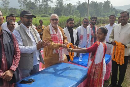 Barhi MLA Manoj Yadav laid the foundation stone for the construction of the Daurwa Kundwa main road