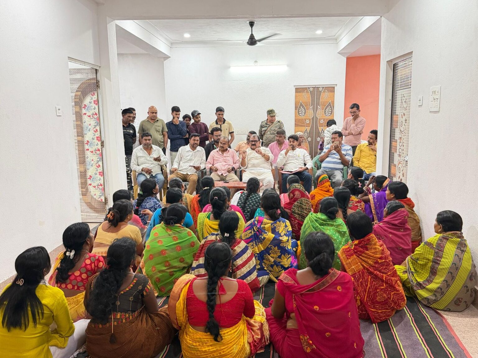 Booth committee meeting in Goraipada Mithilesh Thakur and Mangal Kalindi gave the mantra of victory