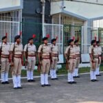 Commissioner Shri Pawan Kumar arrives in Bokaro DC Ajay Nath Jha gives him a warm welcome