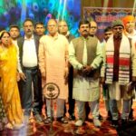 Crowd gathered at Bandasingha Sahu Tola for Bhojpuri artist Roshan Rohis program