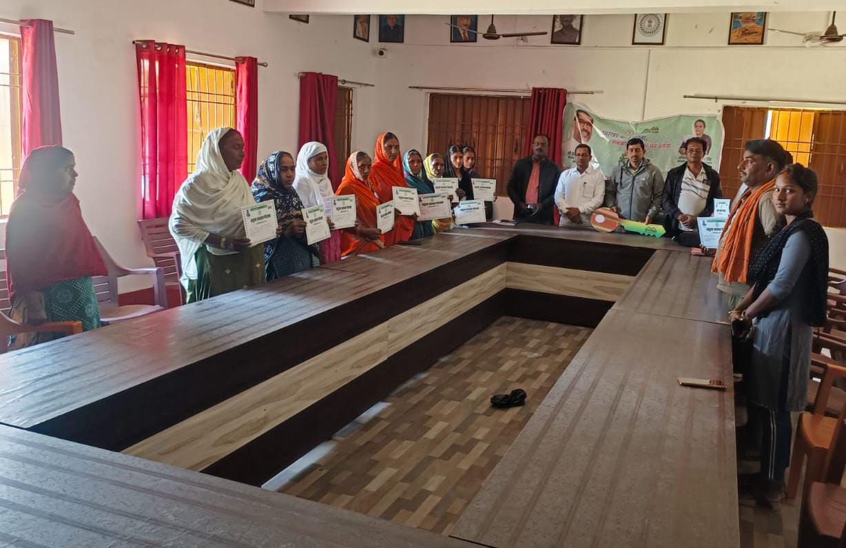 Distribution of Abua Housing Approval Certificate and Griha Pravesh Ceremony organized in Dhanwar Panchayat