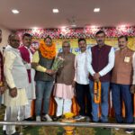 Jharkhand Prajapati Kumhar Federation celebrated its 25th foundation day and OBC district president Ajay Prajapati was honored