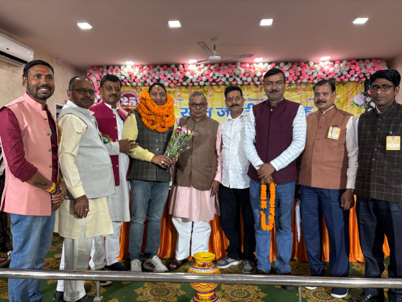 Jharkhand Prajapati Kumhar Federation celebrated its 25th foundation day and OBC district president Ajay Prajapati was honored