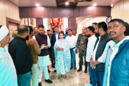 MLA Kumar Jai Mangal assured the people of the area that their problems would be resolved during a cordial meeting with them at the Dhori Staff Quarters