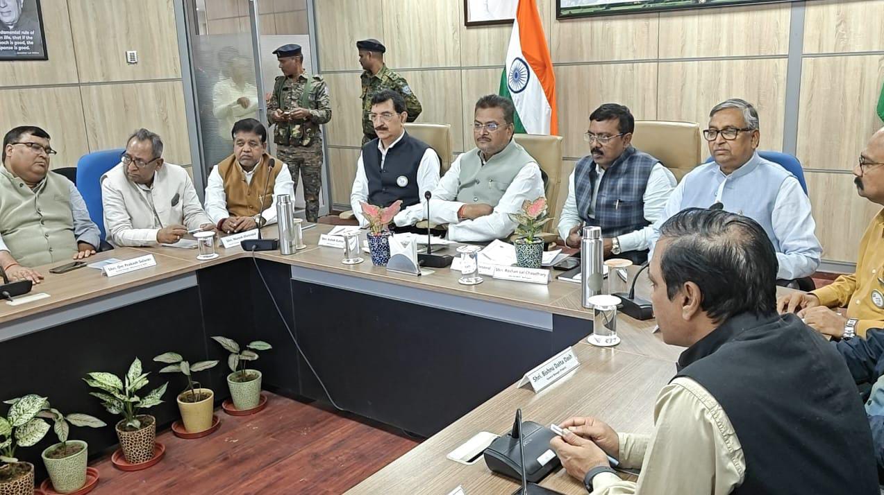 MP Manish Jaiswal along with Barkagaon MLA and other dignitaries visited PVUNL at Patratu