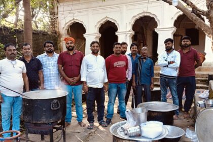 Mahaprasad distributed at Chhota Akhara on Kartik Purnima temple complex enlivened by youth initiative