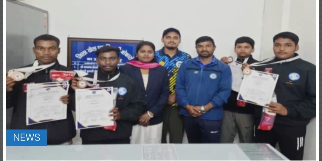 पदक विजेता खिलाड़ियों को ज़िला खेल पदाधिकारी ने किया सम्मानित 1 Medal winning players were honored by the District Sports Officer