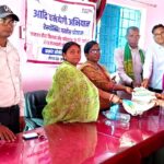 Mustard seeds were distributed among 200 farmers by the BDO and the head of the village in Chechakappi Panchayat