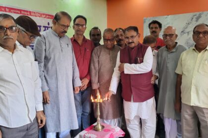 On November 9 at 3 pm a symbolic protest will be held by the Civil Rights Forum at the gate of Bokaro Airport to get it started immediately