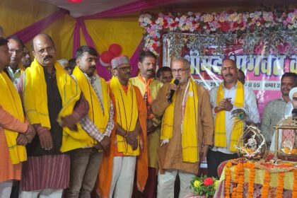 Shrimad Bhagwat Katha Saptah Gyan Mahayagna begins MLA Manoj Yadav inaugurated the discourse platform by lighting a lamp